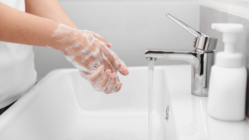 مایع دستشویی سفید مناسب استفاده روزانه در منزل و محل کار